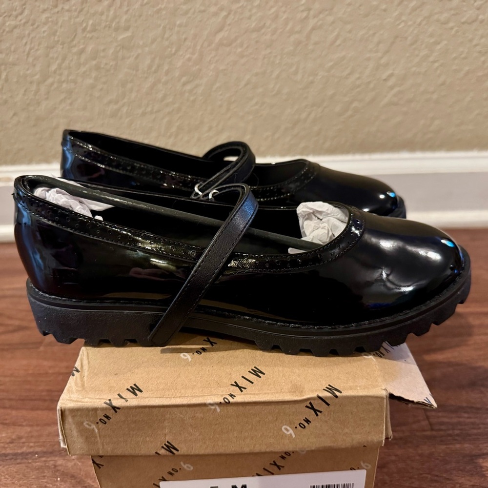 Lucy Shiny Black Kids Dress Shoes